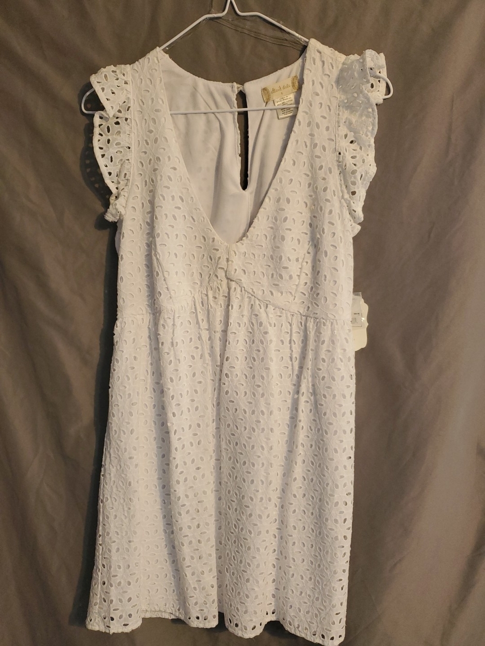 NWT Womens Small White Eyelet V-Neck Ruffle Sleeve Babydoll Dress